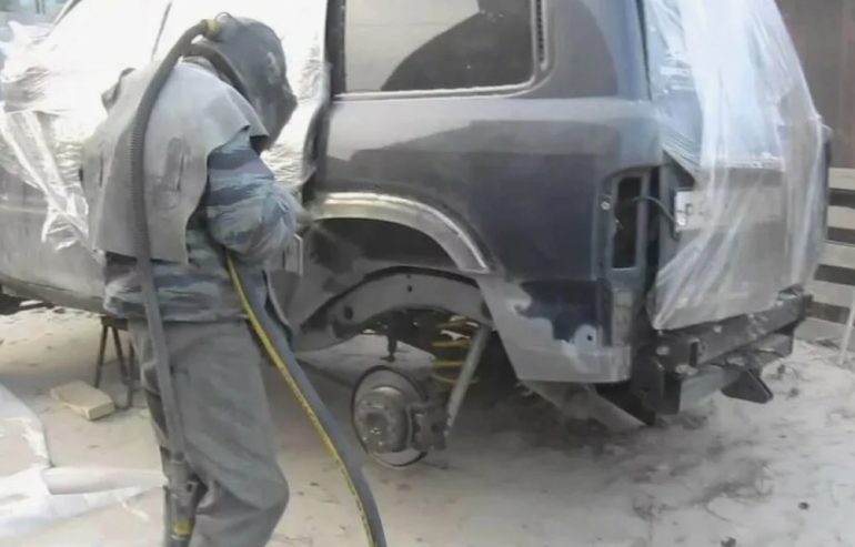 Как пескоструйная обработка помогает вернуть жизнь кузову автомобиля